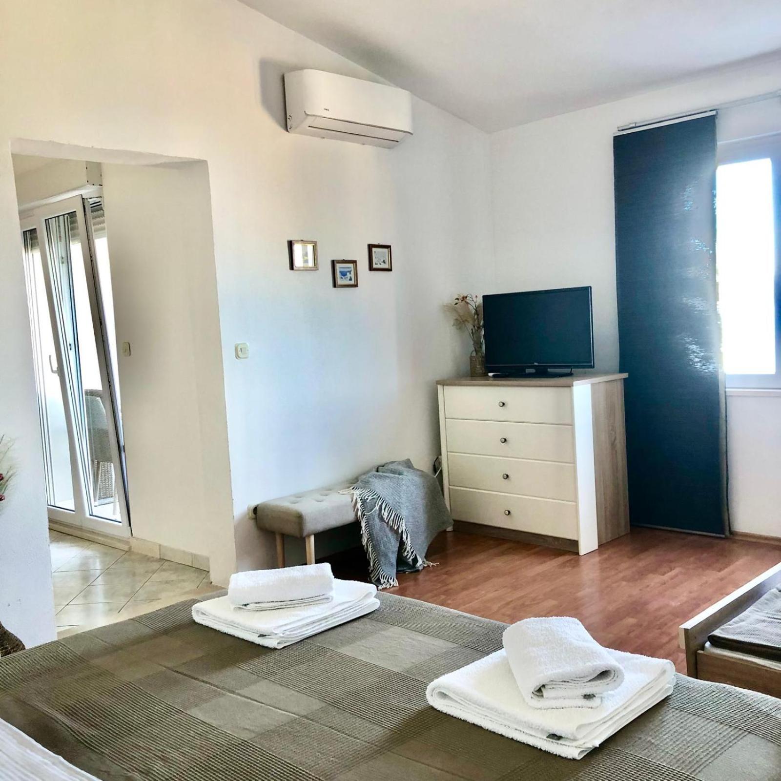Apartments Curnic Jesenice  Kültér fotó