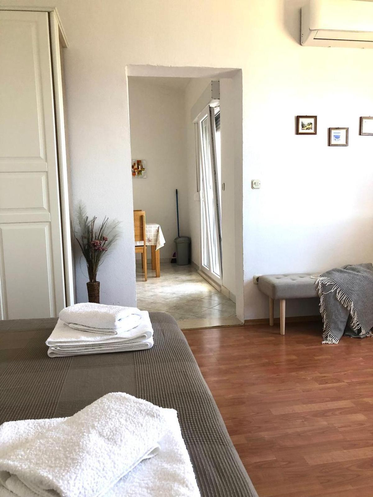 Apartments Curnic Jesenice  Kültér fotó